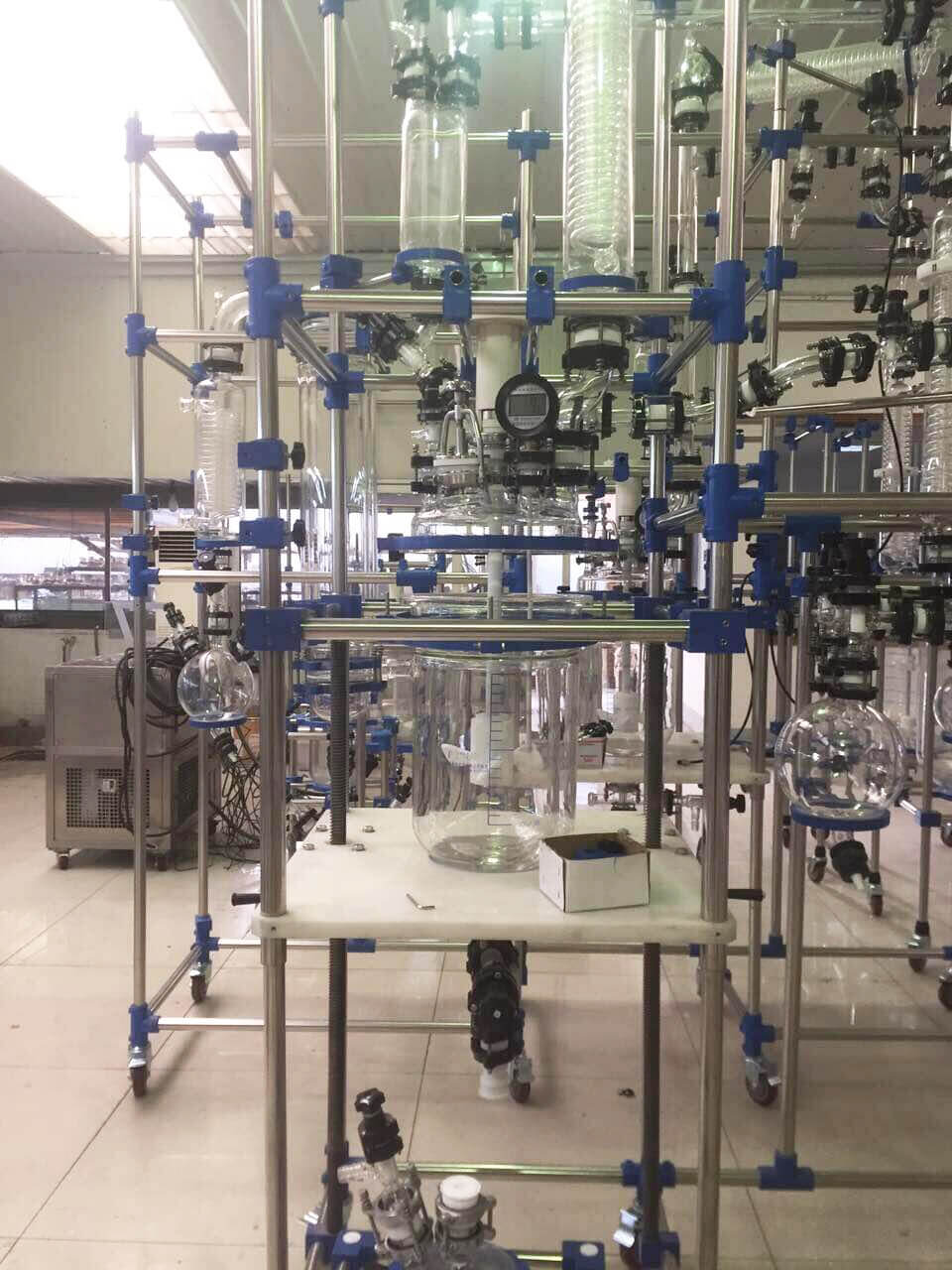 Downward open double layer glass reactor (5).jpg